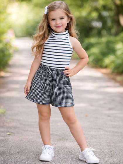 Ninas Girls Striped
                      T-shirt with Shorts