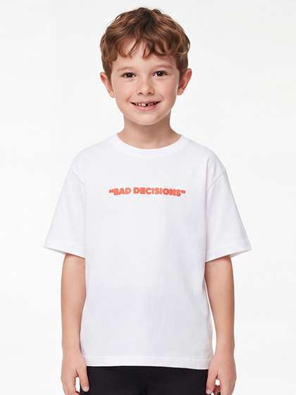 United Colors of
                    Benetton Oversized Relaxed Fit Round Neck Graphic
                    Print T-Shirt