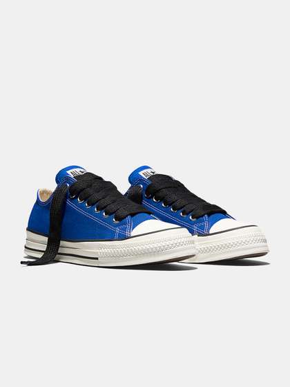 Converse Unisex
                        Chuck Taylor All Star Throwback Low Top Sneaker