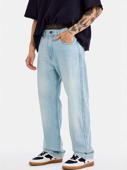 Snitch Men Straight
                        Fit Mid-Rise Low Distress Light Fade Cuffed Hem
                        Jeans