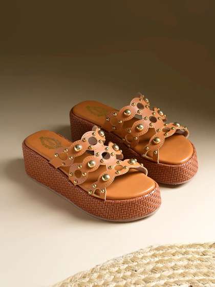 HVNLY BY SHOETOPIA
                          Textured Flatform Sandals
