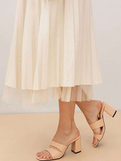 Pair ie Tales Women
                        Slim Heeled Sandals