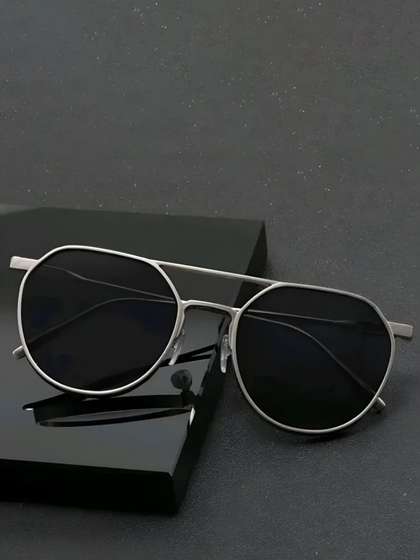 HAYDEN haiza Men Black
                    Lens & Silver-Toned Round Sunglasses with