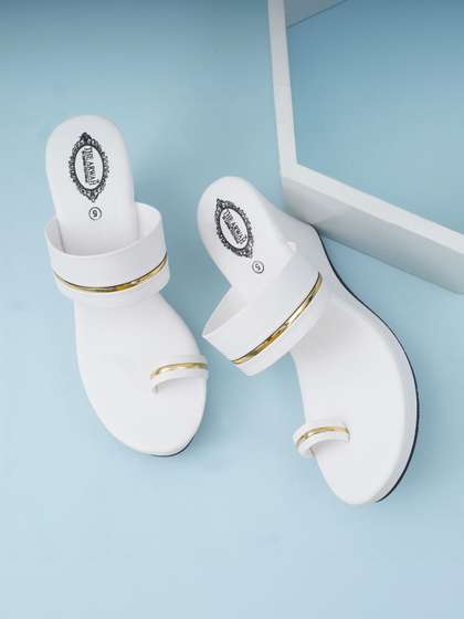 The arwah Wedge
                        Sandals