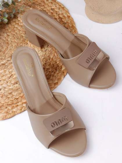 Dollphin PU Block
                        Mules