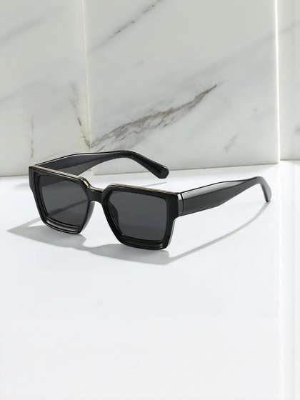 LEGEND EYEWEAR
                        Unisex Wayfarer Sunglasses with UV Protected
                        Lens Voyage