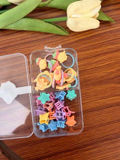 Radhya Accessories Girls
                    Hair Accessory Set of