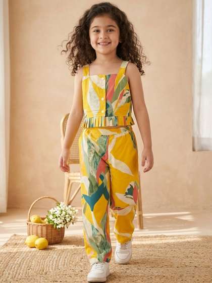 Aj DEZInES Girls
                        Printed Top with Trousers