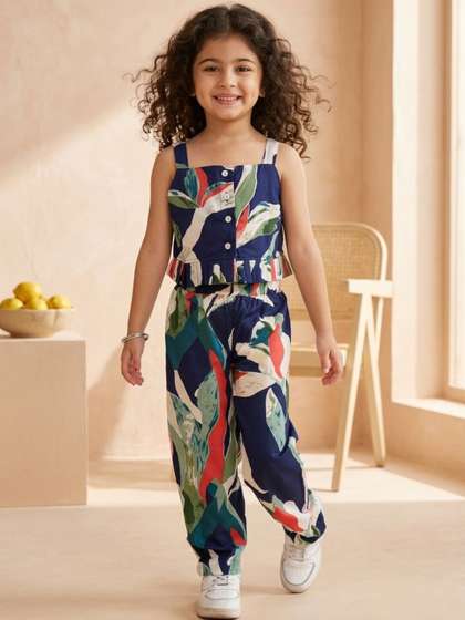 Aj DEZInES Girls
                      Printed Top with Trousers