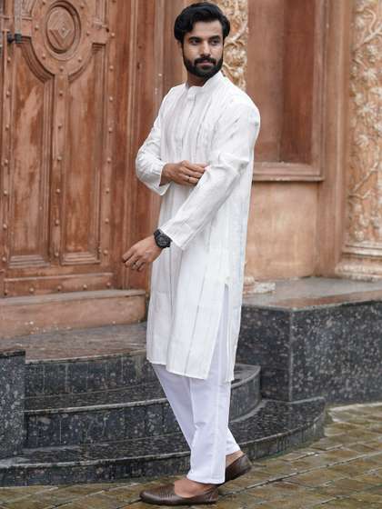 House of Pataudi
                      Embroidered Mandarin Collar Knee Length Straight
                      Kurtas