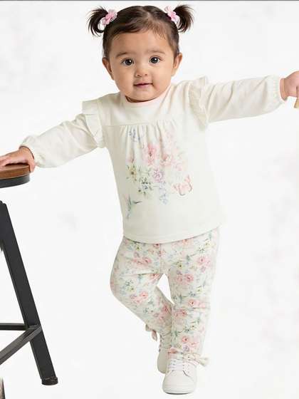 Giggles by Babyshop
                      Girls Printed T-shirt with Leggings