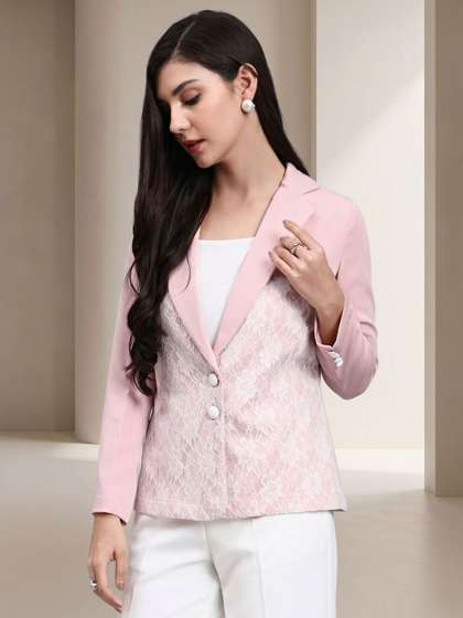 PowerSutra Women
                        Pink Solid Single Breasted Formal Blazer