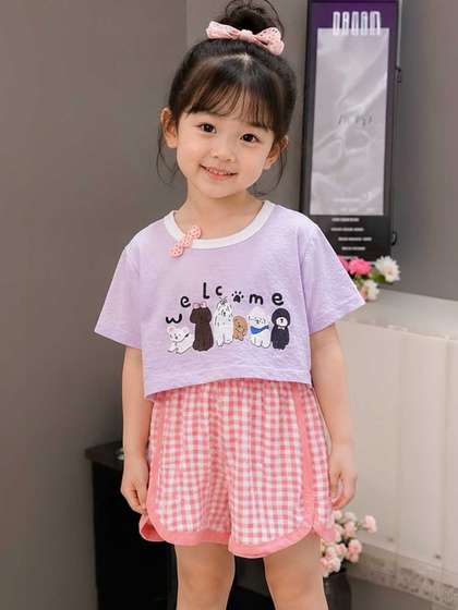 YK Girls Graphic Printed
                    T-shirt with Shorts