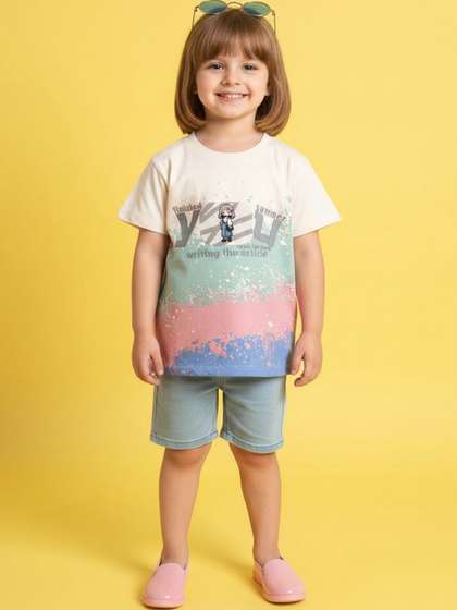 V-Mart Girls Printed
                    T-shirt