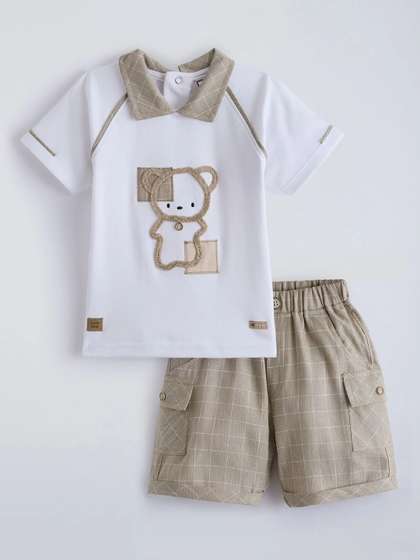 Hopscotch Boys T-shirt
                    with Shorts