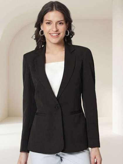 PowerSutra Women
                        Black Slim-Fit Single Breasted Formal Blazer