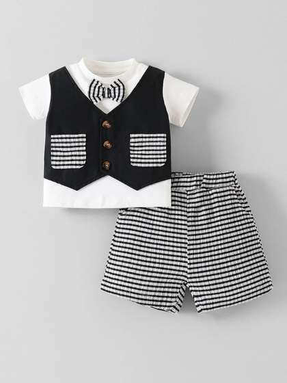 Hopscotch Boys T-shirt
                    with Shorts