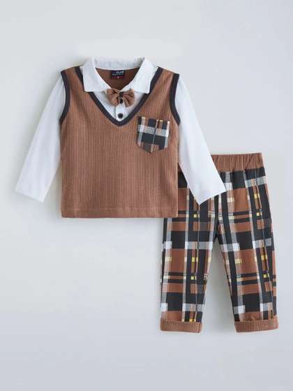 Hopscotch Boys T-shirt
                    with Trousers