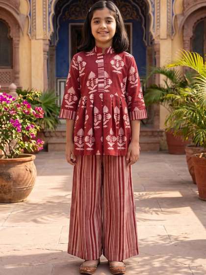 Here&Now X Kinder
                      Kids Girls Ethnic Motifs Printed Pleated Pure
                      Cotton Kurti with Palazzos