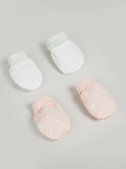 Juniors by Babyshop
                    Infant Girls Organic Cotton Mittens