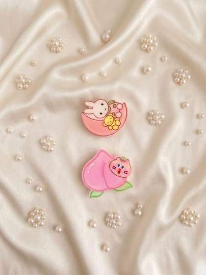 Radhya Accessories
                      Girls Set of 2 Tic Tac Hair Clip