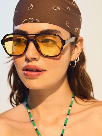 Bershka Retro-style
                        sunglasses