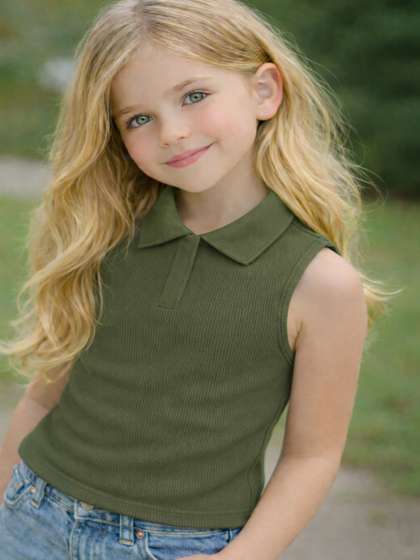 Ninas Girls Green Cotton
                    Blend Tops