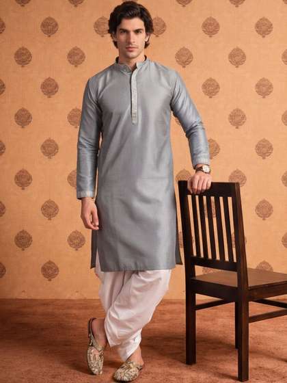 SOURAGYA Men
                          Thread Work Jacquard Kurta
