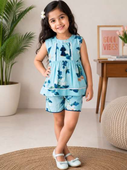 Superminis Girls Printed
                    Top with Shorts