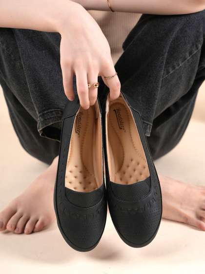 The Roadster
                        Lifestyle Co Women Round Toe Slip-On Bellies
                        Mojaris
