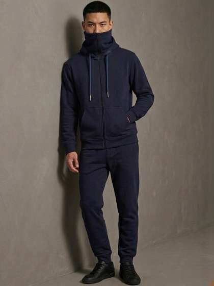 Besick Men Hooded
                        Sweatshirt