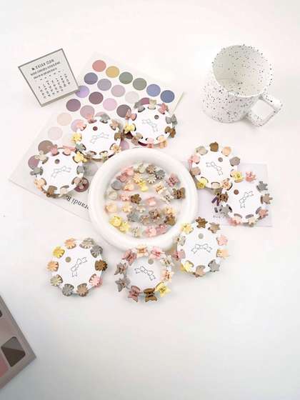 Freebies Girls Set Of
                      30 Claw Clips