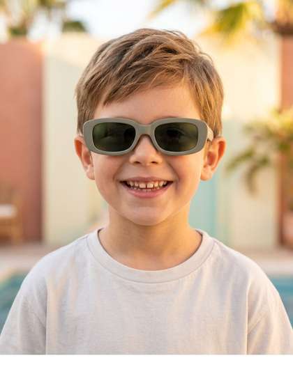 Biglilpeople Kids Black
                    Lens & Black Polarised Lens Rectangle
                    Sunglasses