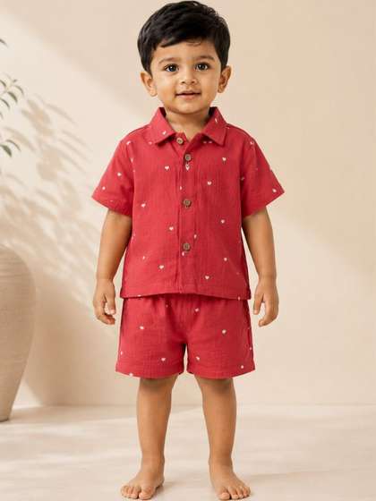 LITTLE APPLE Boys
                    Printed Shirt with Shorts