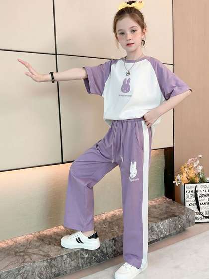FOREVER FRIDAY Girls
                    Printed T-shirt with Trousers