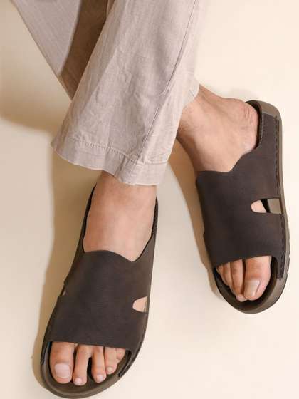 Roadster Men Comfort
                      Sandals