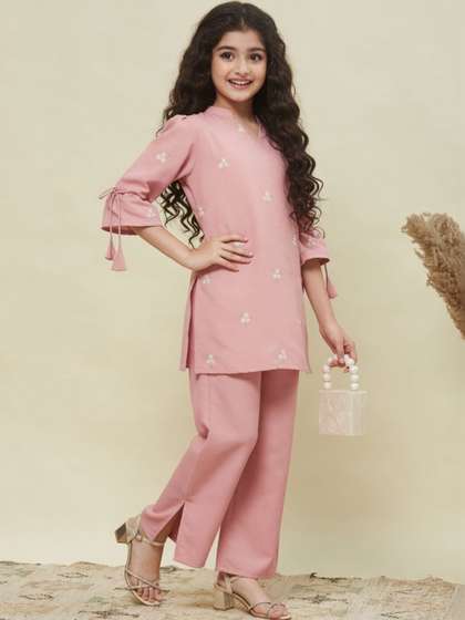 Heerkart Girls Ethnic
                      Motifs Embroidered Regular Thread Work Kurta with
                      Trousers