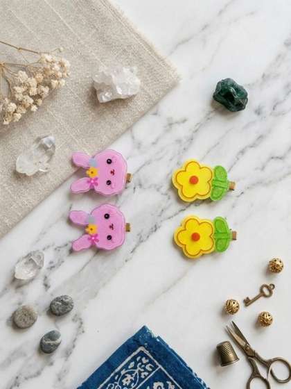 Radhya Accessories Girls
                    Set of 4 Alligator Hair Clip