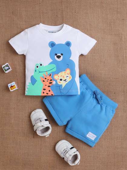 MeeMee Boys Printed
                    T-shirt with Shorts