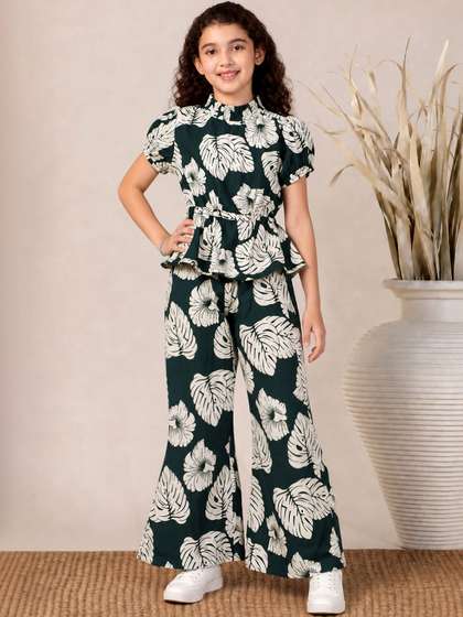FASHION DREAM Girls
                    Printed Top with Trousers