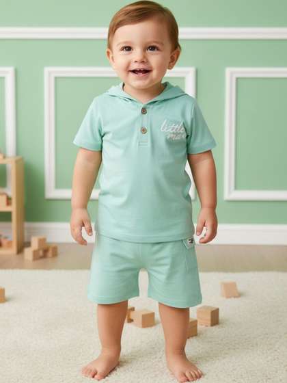 V-Mart Boys T-shirt with
                    Shorts