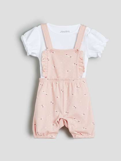 Juniors by Babyshop
                    Infant Girls Floral Printed Pure Cotton Short
                    Dungarees With T-Shirt