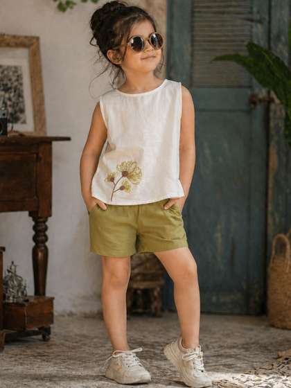 Superminis Girls Top
                    with Shorts