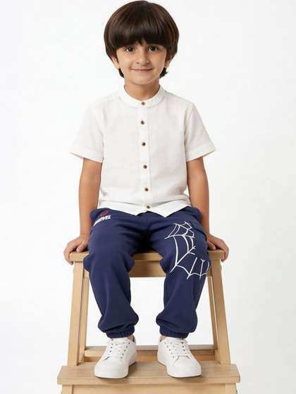 Pantaloons Junior Boys
                    Printed Pure Cotton Mid-Rise Cargos