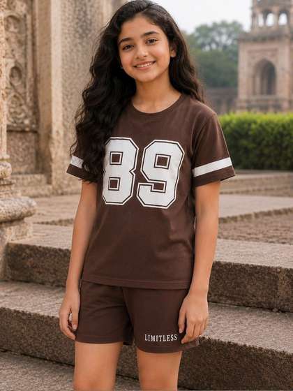 Ninos Dreams Girls
                    Printed T-shirt with Shorts
