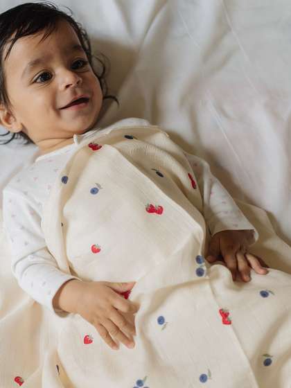DULAAR Infants Printed
                    Organic Cotton Swaddle