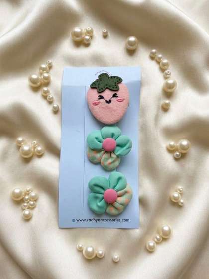Radhya Accessories Girls
                    Set of 3 Hair Accessory Set