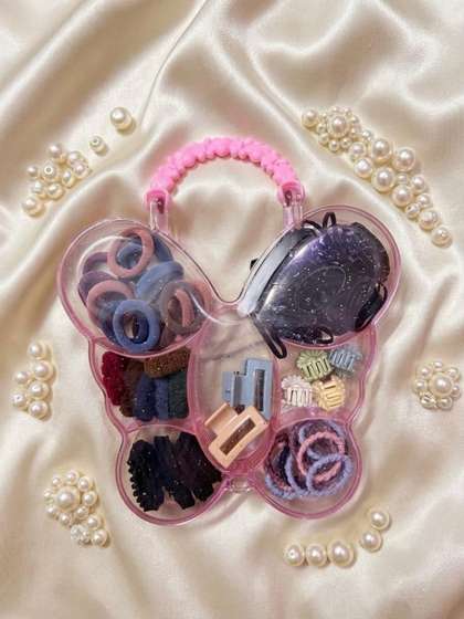 Radhya Accessories Girls
                    Hair Accessory Set of