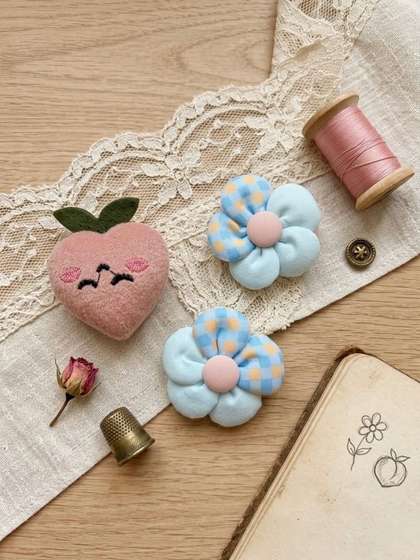 Radhya Accessories Girls
                    Set of 3 Hair Accessory Set