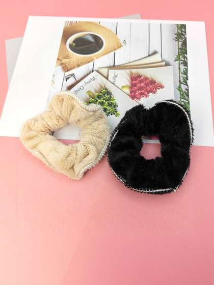 Balasundri Girls Set of
                    2 Ponytail Holders